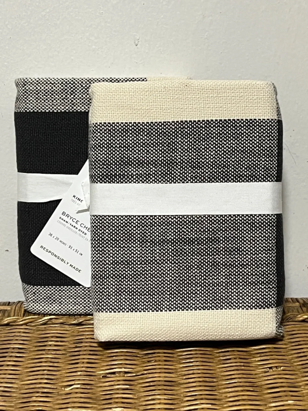 Pottery Barn.  Bryce Check Shams/Yarned Dyed.  Sz. King.  Set of 2